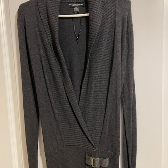 Long Sleeve Open V Neck Sweater - Picture 1 of 2